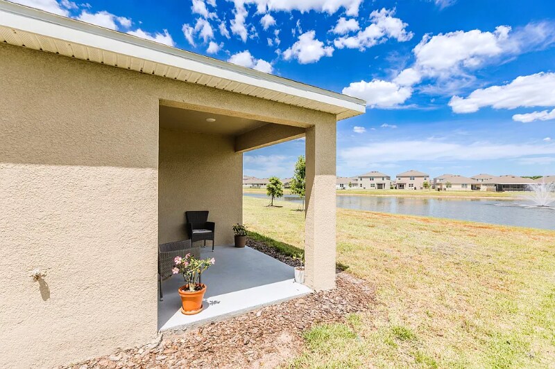 Building Photo - 17148 Reserva Dr