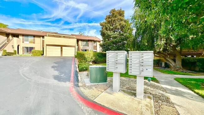 Building Photo - Beautifully Remodeled Upstairs Condo Unit with Private Balcony Patio in Downtown Fallbrook!