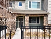 Building Photo - 2 Bed/2.5 Bath Town Home with Garage / Available Soon!