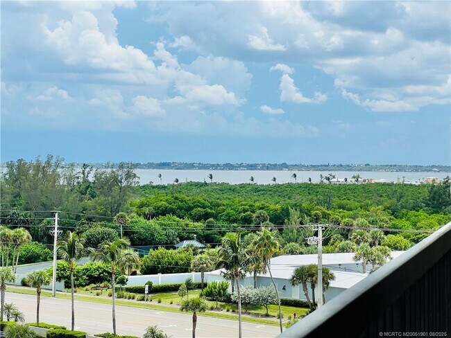 Building Photo - 9500 S Ocean Dr