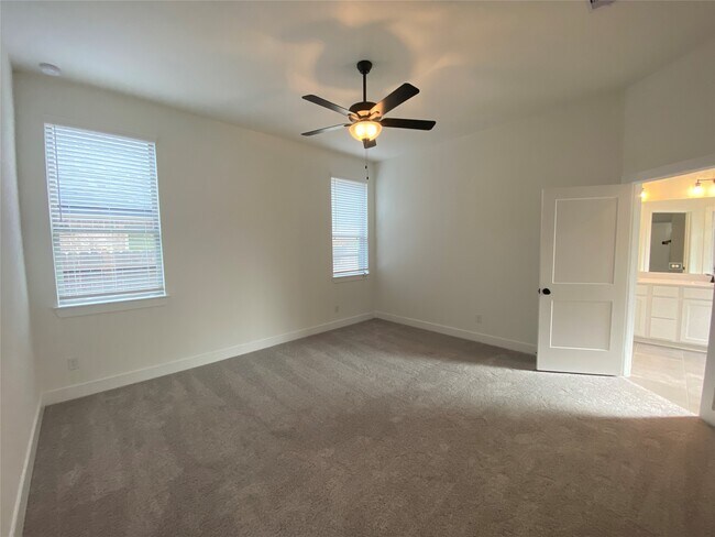 Building Photo - 31323 Balsam Hawk Ln