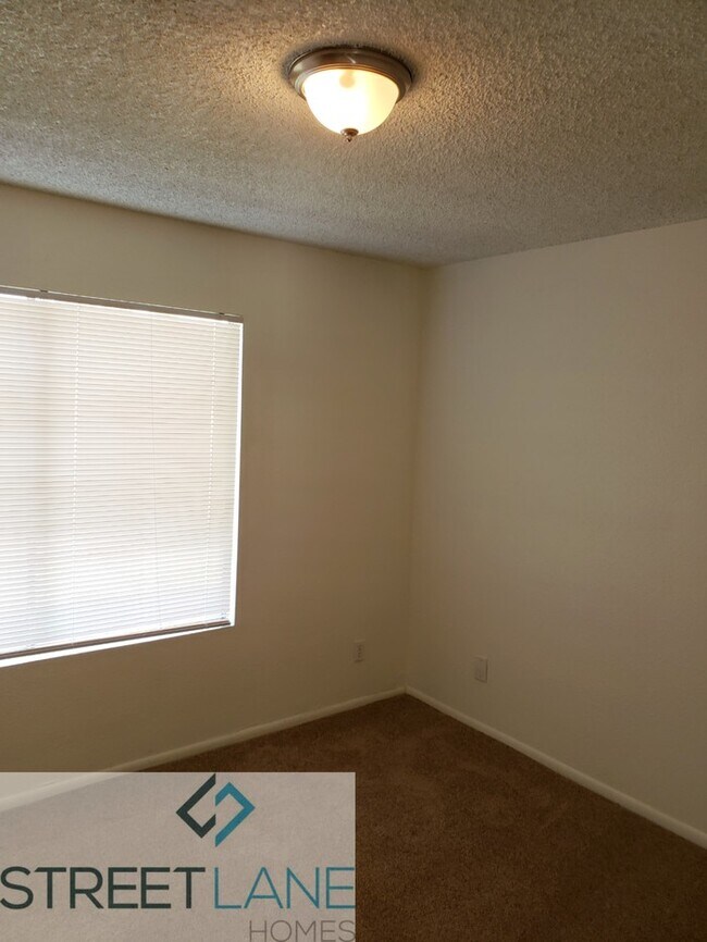 Building Photo - REDUCED! - Now offering 1-month free!