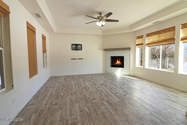 Building Photo - 10890 Serratina Dr