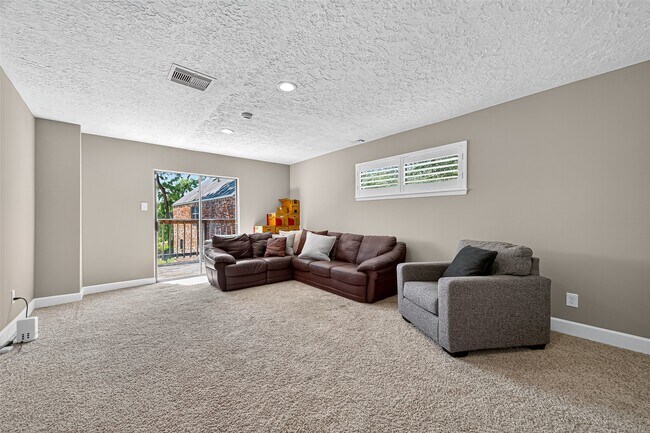 Building Photo - 5815 Green Terrace Ln