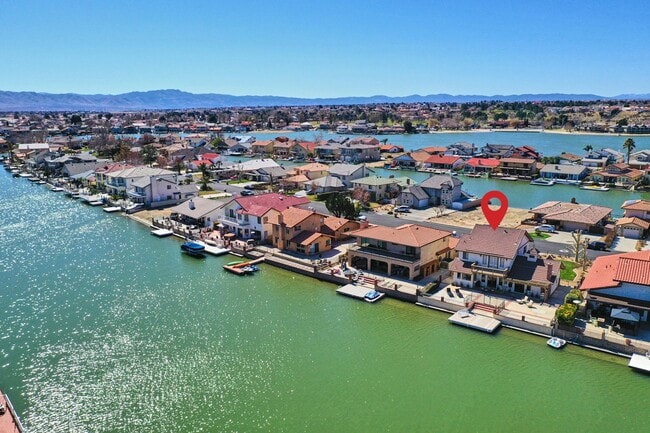 Building Photo - Spacious 3-Bedroom Lake House in Victorvil...
