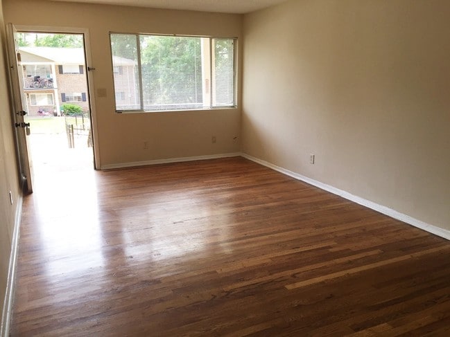 Building Photo - 756 Mimosa Blvd