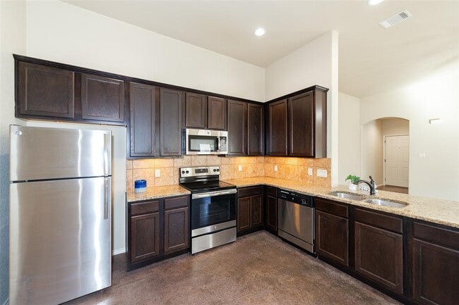 Building Photo - 245 Joanne Lp