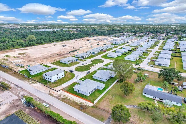 Building Photo - 27210 SW 159th Path
