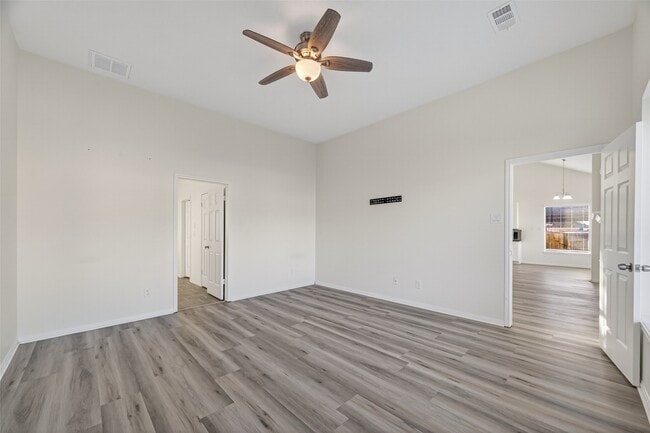 Building Photo - 3522 Brookwood Dr