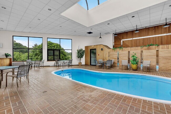 Building Photo - Luxury Condo for Rent – Franklin Place, Bangor