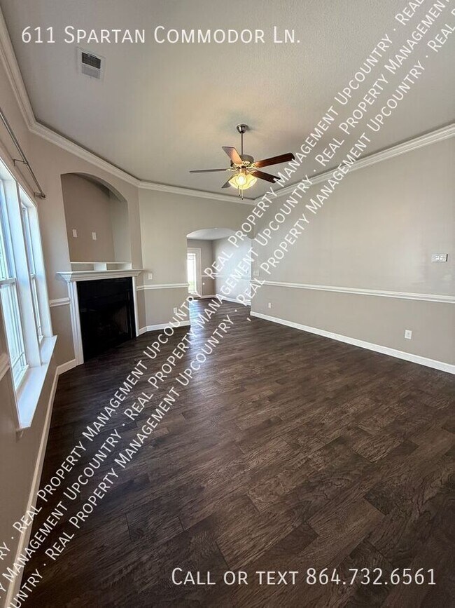 Building Photo - 611 Spartan Commodor Ln
