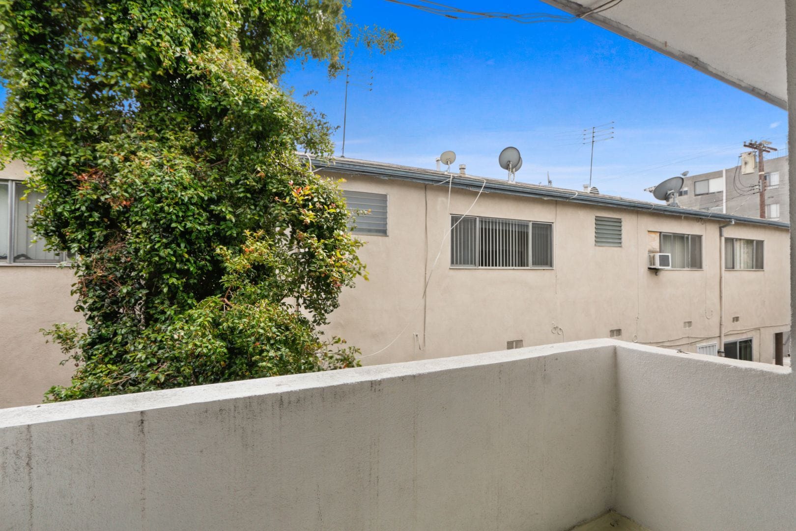 Building Photo - 3735 Mentone Ave