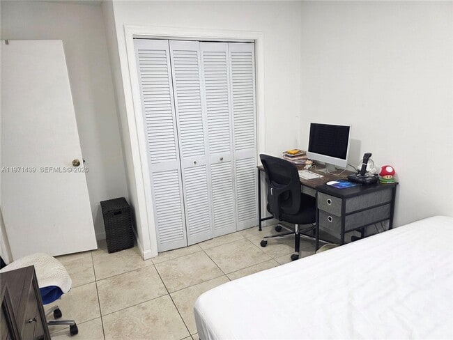 Building Photo - 11688 SW 17th Ct