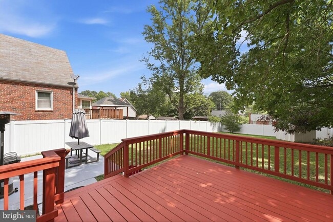 Building Photo - 2341 Belleview Ave