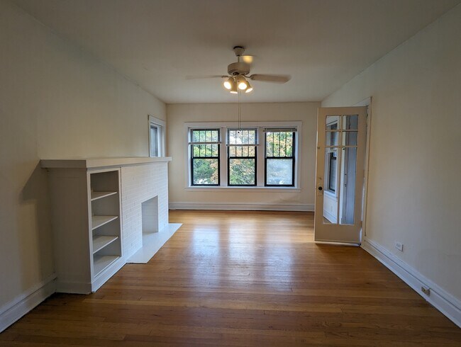 Building Photo - 2526 N Kedzie Blvd