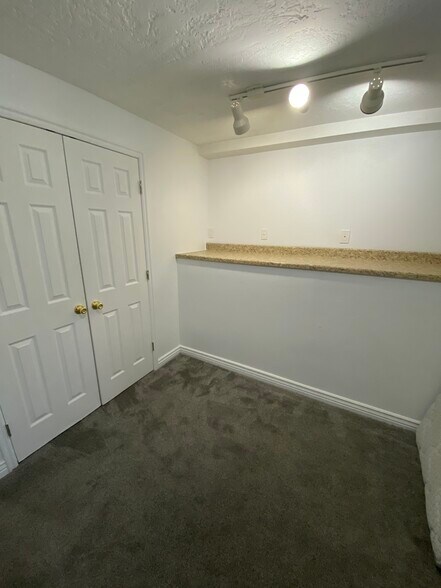 Building Photo - 1032 W 2300 N