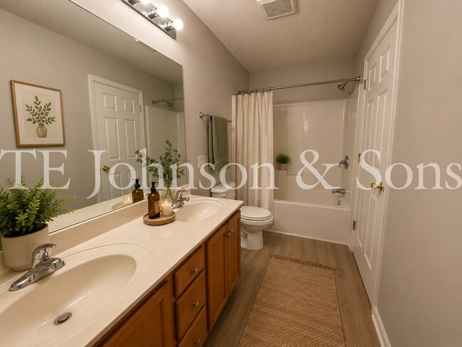 Building Photo - 3355 Kensington Pl