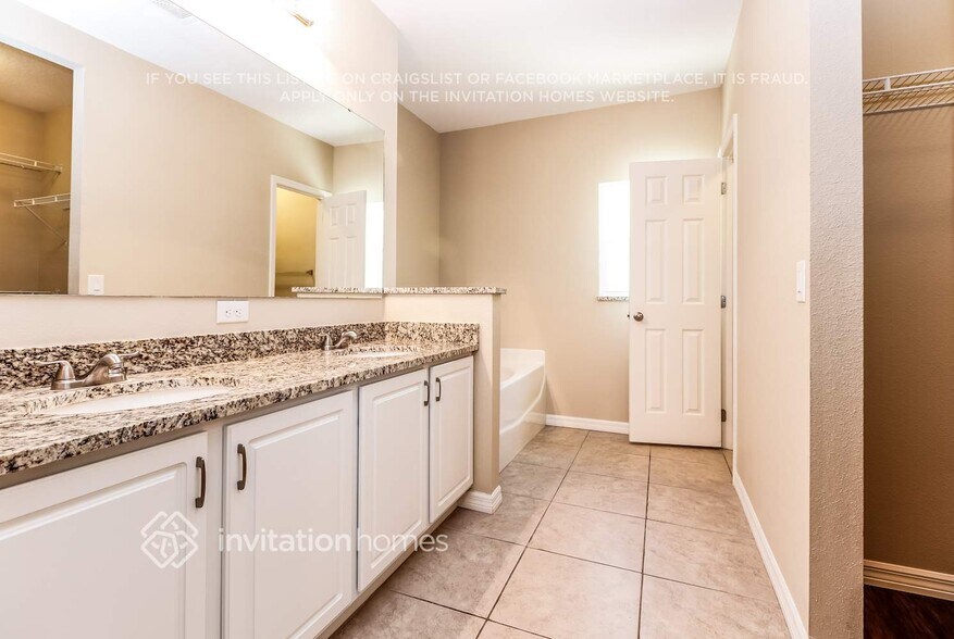Building Photo - 2443 Longworthy Rd