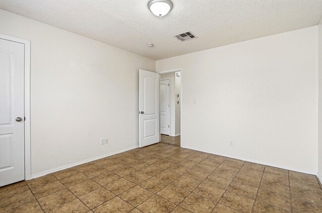 Building Photo - 12320 Robert Dahl Dr