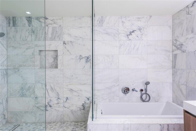 Building Photo - 401 N Birch Rd