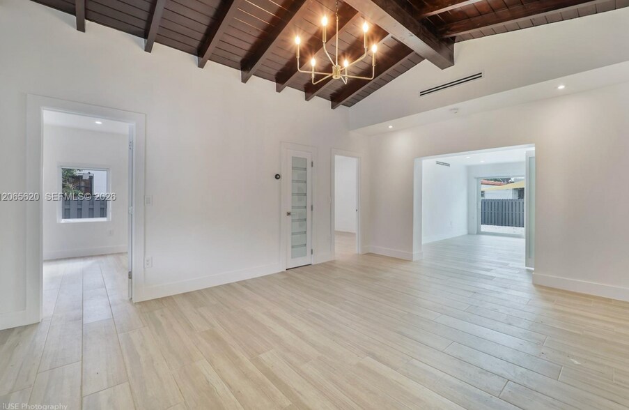 Building Photo - 1654 SW 18th Ave