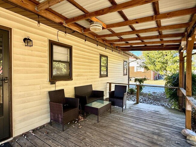 Building Photo - 800 McAbee Dr