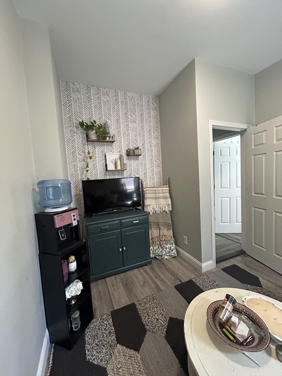 Building Photo - 397 K St