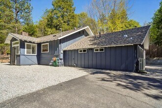 Building Photo - 54025 Strawberry Valley Dr