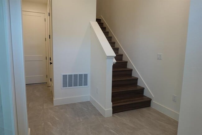 Building Photo - 15250 Groveside Rd