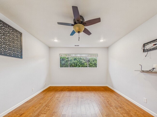 Building Photo - Immaculate Menlo Park house for rent now! $9,100