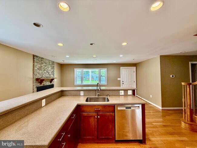 Building Photo - 6605 Keene Dr
