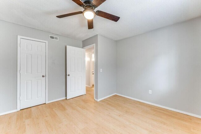 Building Photo - 2409-2411 Magnolia St