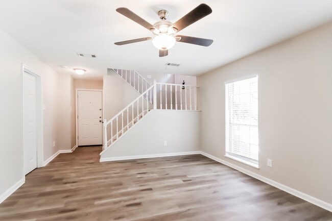 Building Photo - 3215 Birch Creek Dr