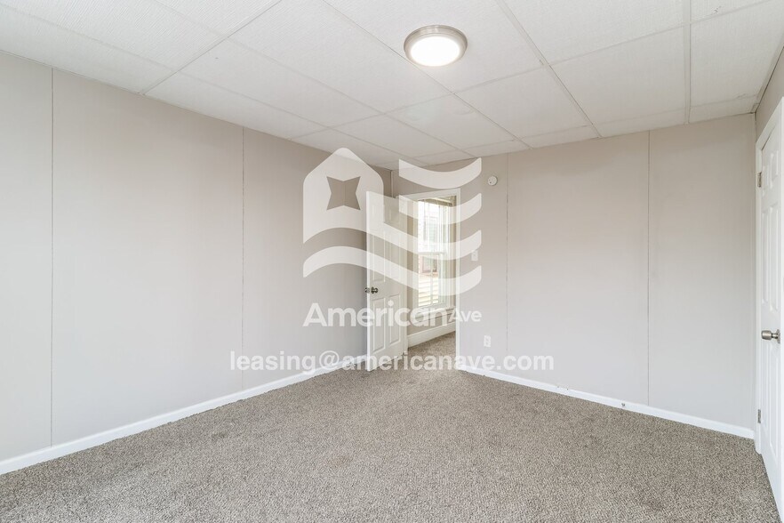 Building Photo - 29 E 13th St