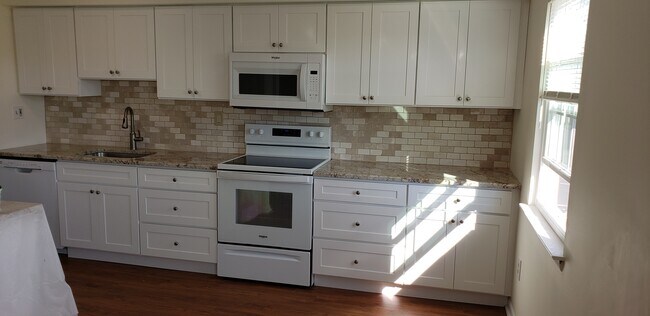 Building Photo - 752 Springfield Ct