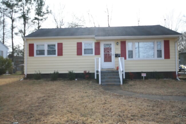 Primary Photo - Spacious Walltown House - All Appliances -...