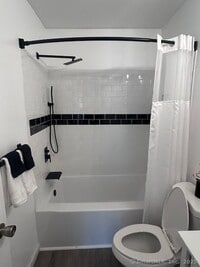 Building Photo - 16 Southwind Ln