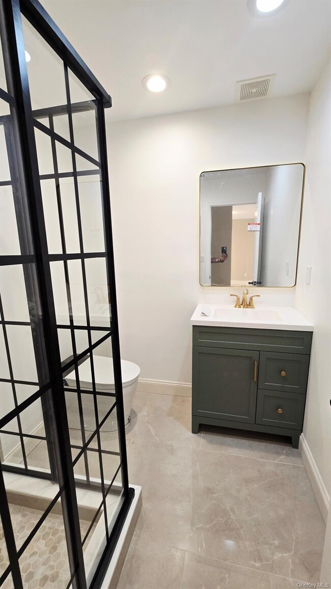 Building Photo - 173 Colony Dr