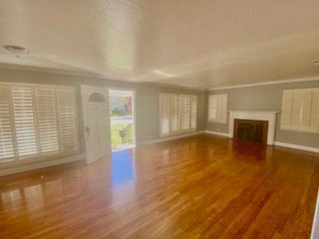 Building Photo - 3514 Montair Ave