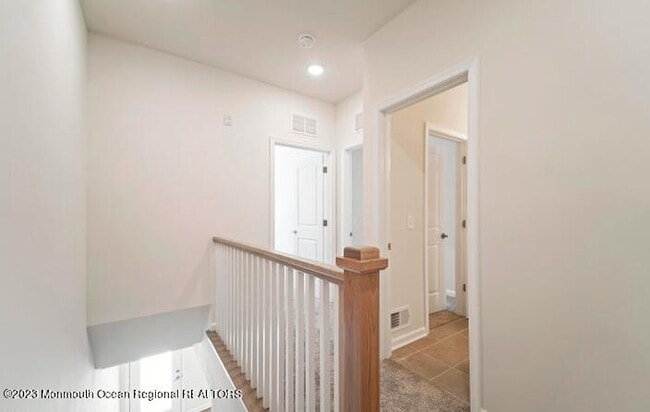 Building Photo - 8 Jessica Ln