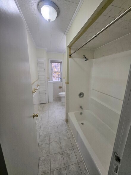 Building Photo - 26 Margerie St