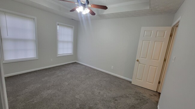 Building Photo - Welcome To An Adorable And Well-Maintained 3-Bedroom Home