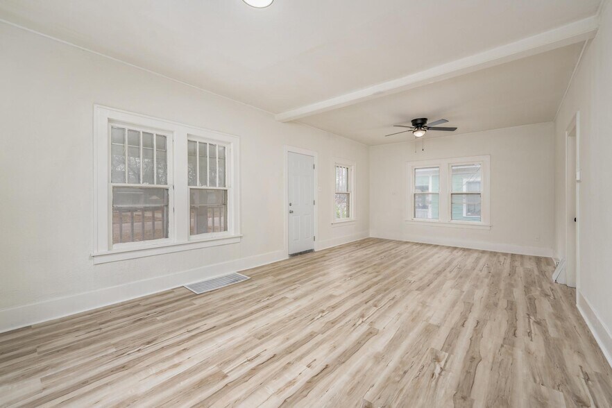 Building Photo - 1328 S Greenwood Ave