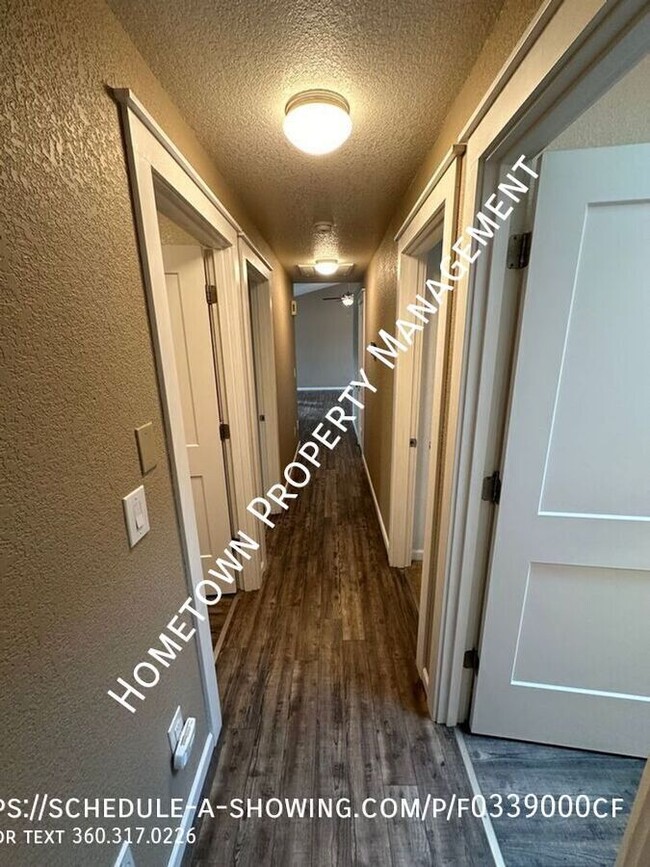 Building Photo - 3 Bedroom Rambler with AC - Available NOW!