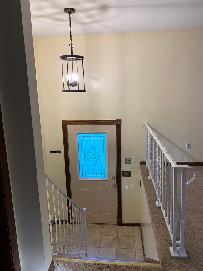 Building Photo - 7 Overlook Ave