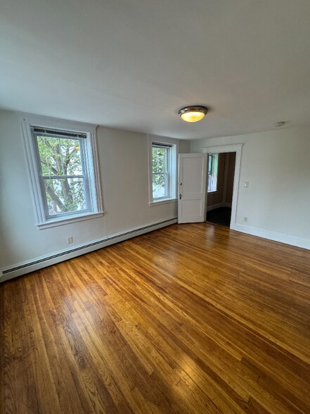 Building Photo - 17 Pickman St