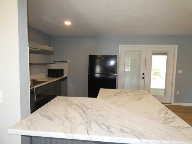 Building Photo - 1405 S Jefferson St