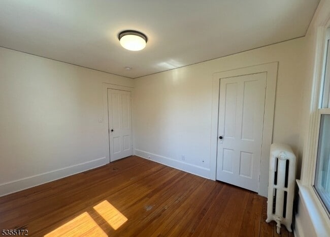 Building Photo - 19 E Hanover Ave