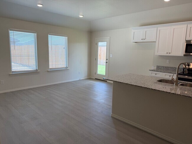 Building Photo - 1336 Loess St
