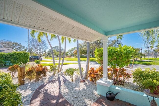 Building Photo - 3003 W Vina Del Mar Blvd